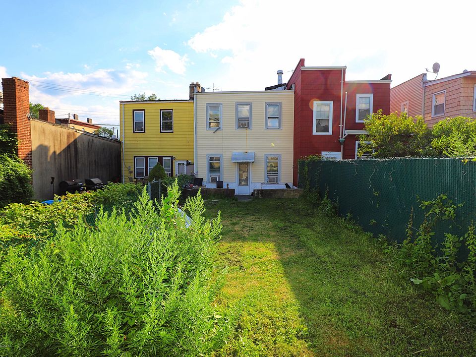 2nd image of 1217 Bay St