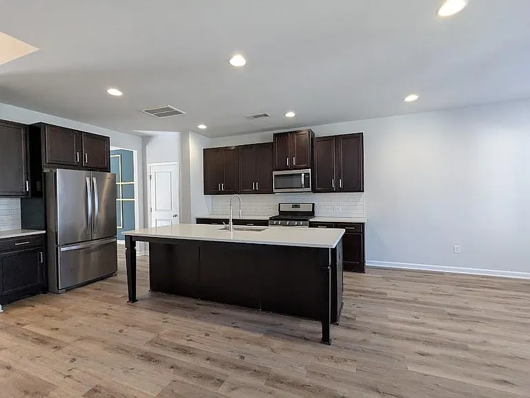 2034 Britt Dr — Photo 37