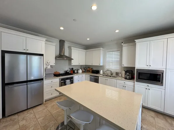 157 Damsel, Irvine, CA 92620