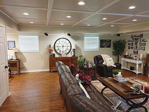5th image of 2327 Pine Stream Ct