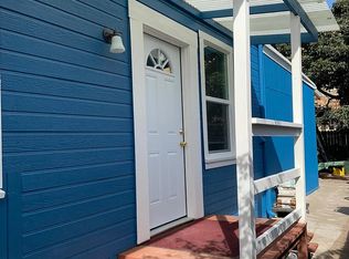 666 9th St #B, Oakland, CA 94607