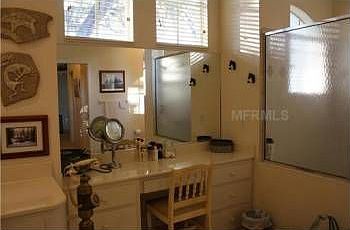 3rd image of 1096 Laurel Woods Dr