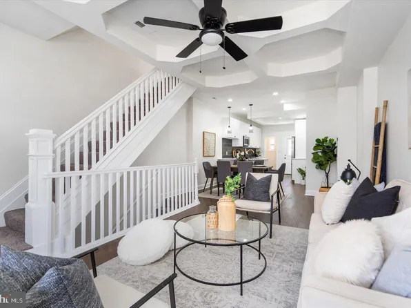 862 Whitmore Ave, Baltimore, MD 21216