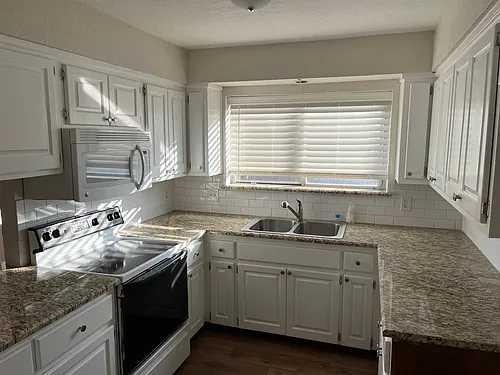 2709 Bishops Dr Photo 1