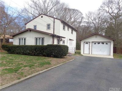 19 S Bicycle Path, Selden, NY, 11784
