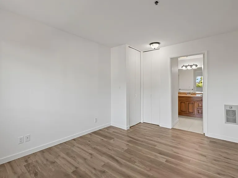 324 Catalpa St #205 — Photo 7