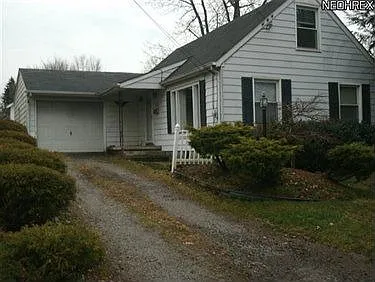 308 Park Way photo 1
