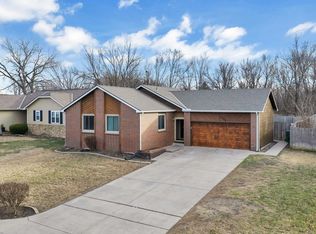 1666 S Willow Oak Ct, Wichita, KS 67230