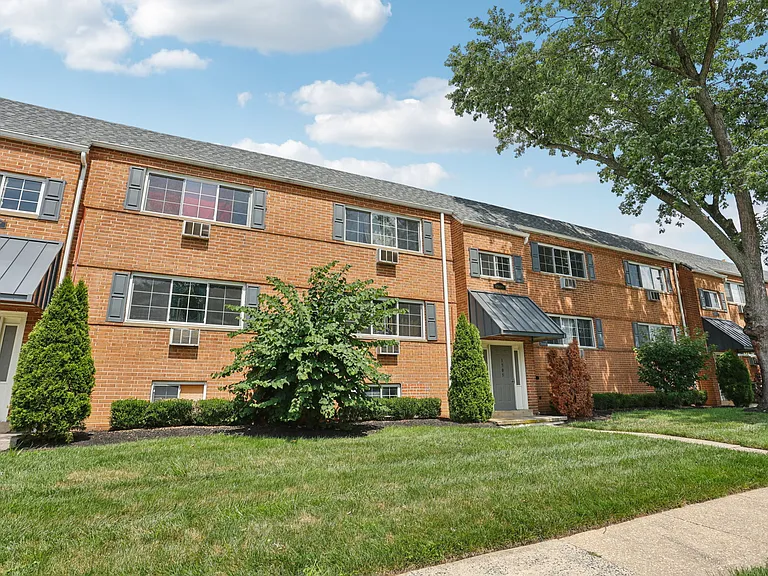 Maple Walk Apartments — Photo 31