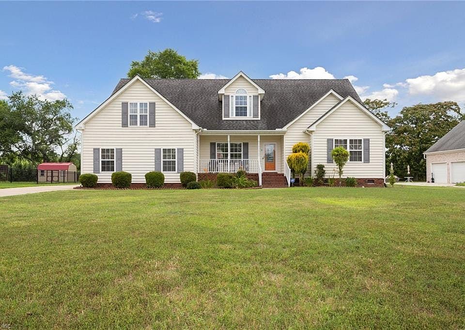 1st image of 120 Queens Ln