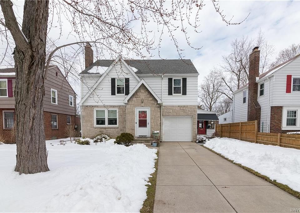 1st image of 10 Canterbury Ct