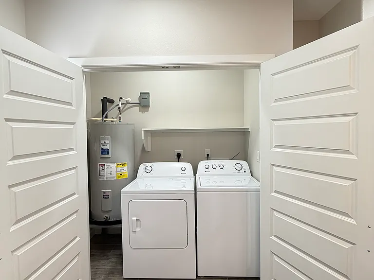 3708 Ventura Ave #2 — Photo 6