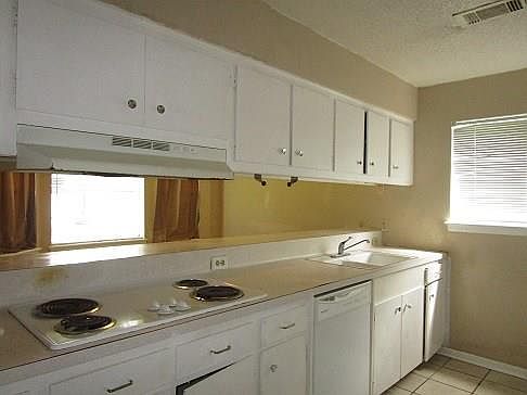 5th image of 1412 Greenwood St