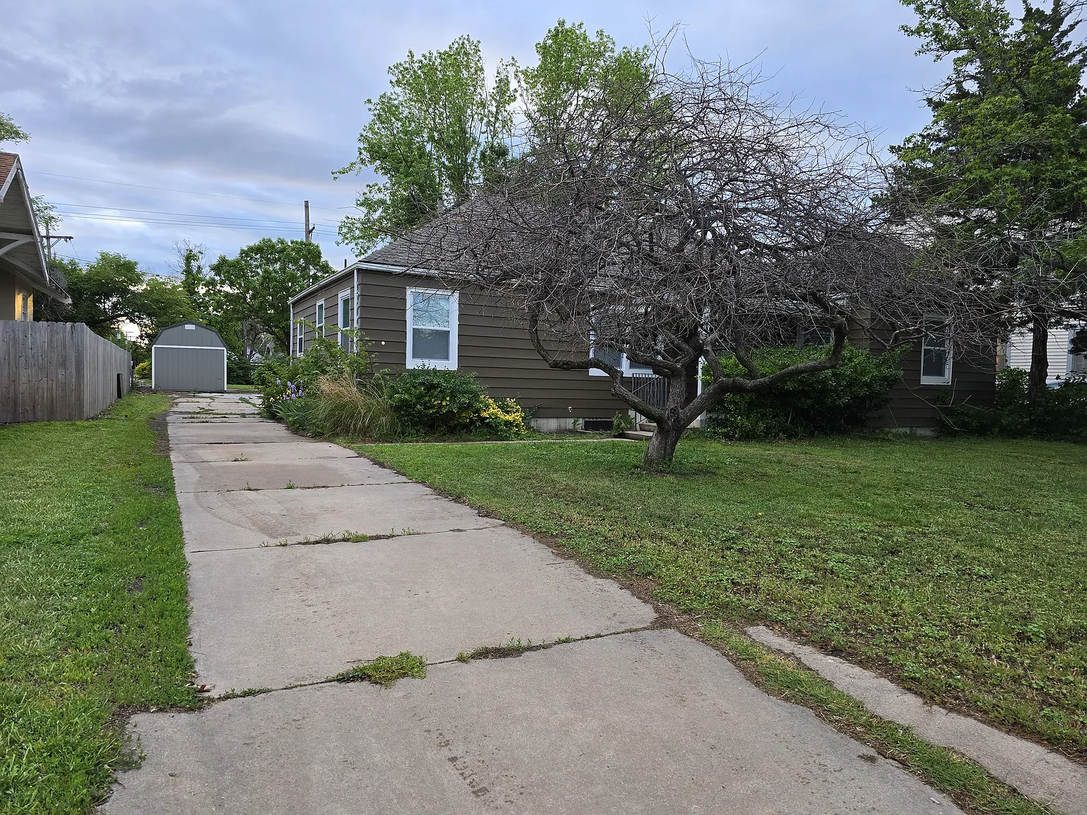 3 bed, 1336 sqft, $1,300 — Photo 1