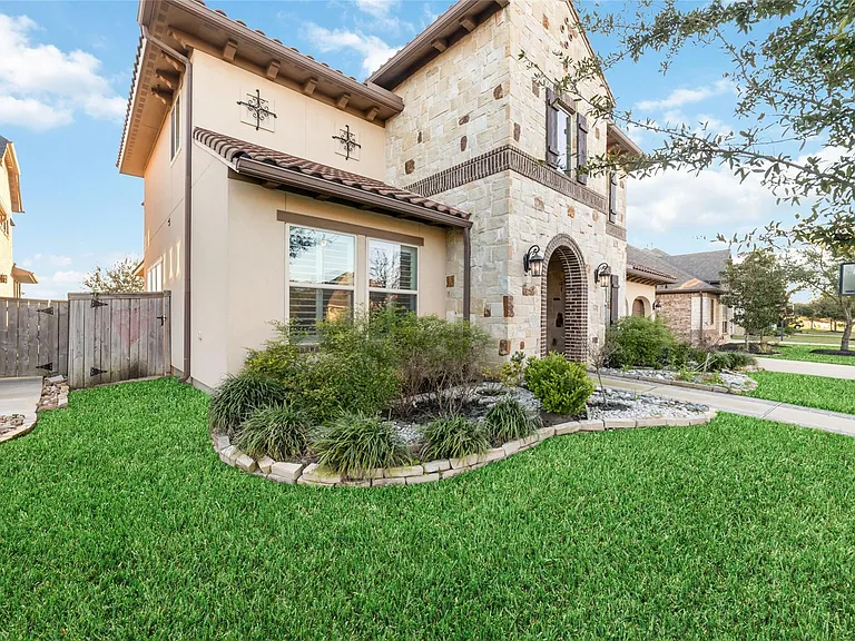 20615 Behrens Pass Ln — Photo 4