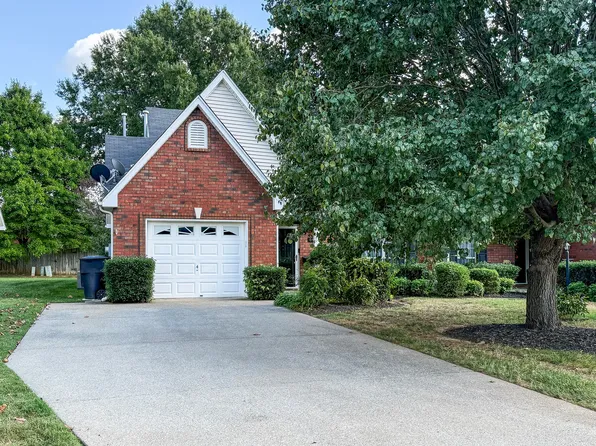 647 Stonetrace Dr, Murfreesboro, TN 37128