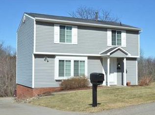 105 Pinoak Ln, Imperial, PA 15126