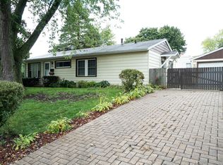 206 Amarillo Dr, Carpentersville, IL 60110