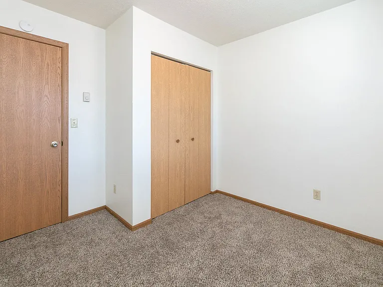 Fargo, ND White Ridge Apartments | Bedroom