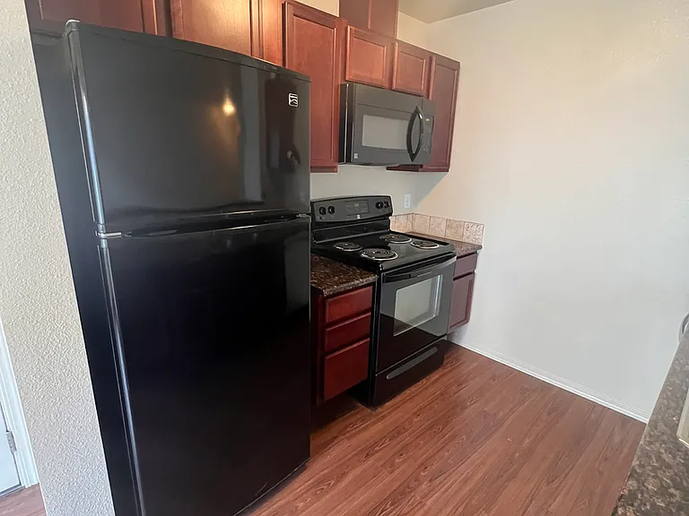 11010 W Brassy Cove Loop — Photo 3