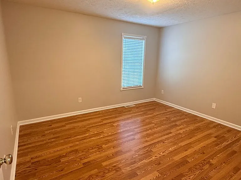 515 Golfview Way — Photo 3