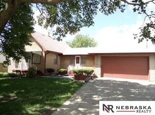 4154 F St, Omaha, NE 68107