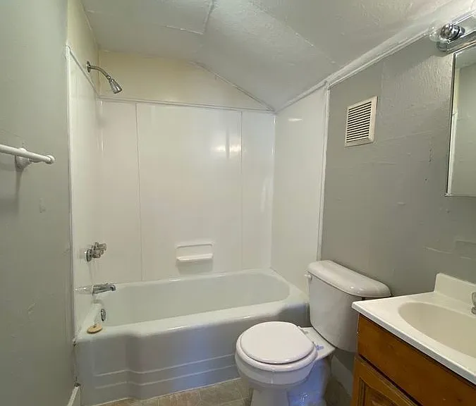 425 W Bald Eagle St — Photo 10