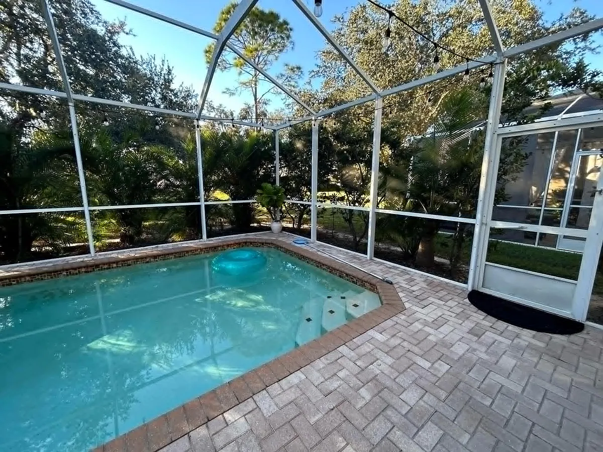 Building Photo - 2441 Silvermoss Dr