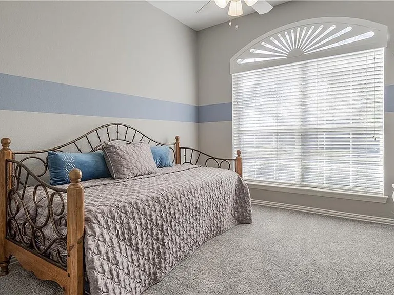 1426 Forest Oaks Ct — Photo 25