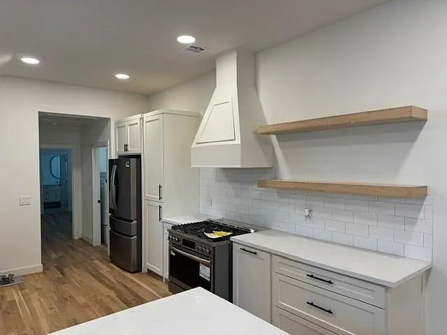 4216 Julian St — Photo 3
