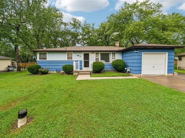 5553 Ripple Dr, Hamburg, NY 14075