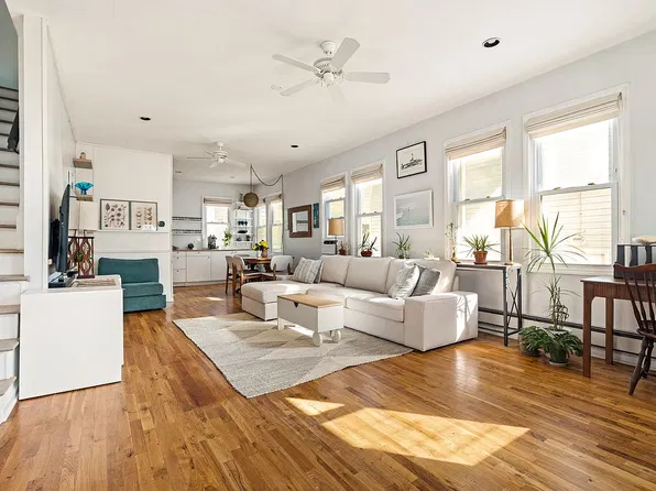 164 Beach 92nd St, Far Rockaway, NY 11693