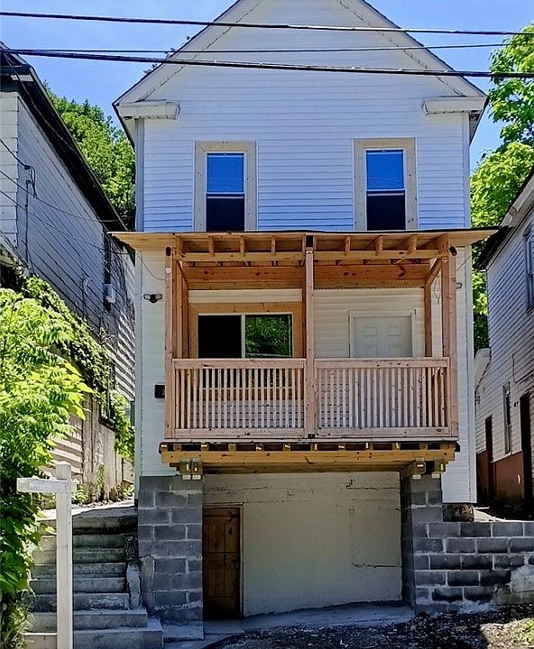 1st image of 210 N 4th St