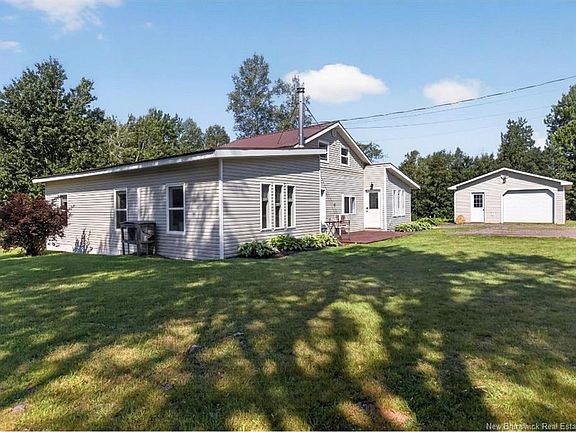 3rd image of 1135 Pine Glen Rd