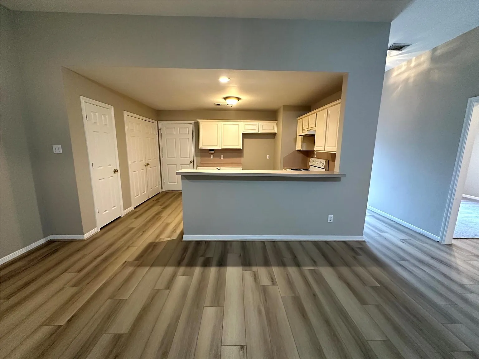 3 bed, 2.0 bath, 1462 sqft, $1,750 — Photo 4