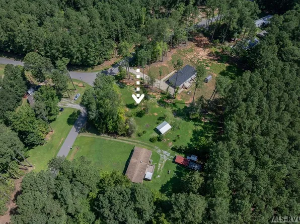 13 Poplar Dr, Macon, NC 27551