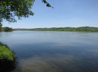 3030 Lake Dr, Loudon, TN 37774