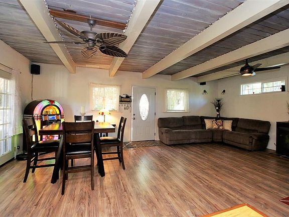 4th image of 22030 Feather River Dr