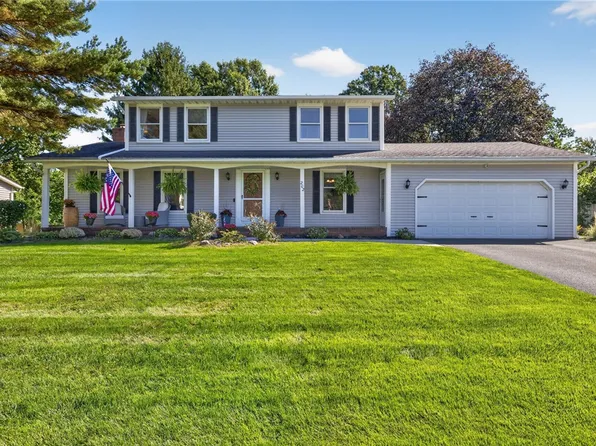 202 Vineyard Dr, Rochester, NY 14616