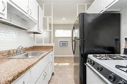 3656 Seabrook Ave — Photo 3