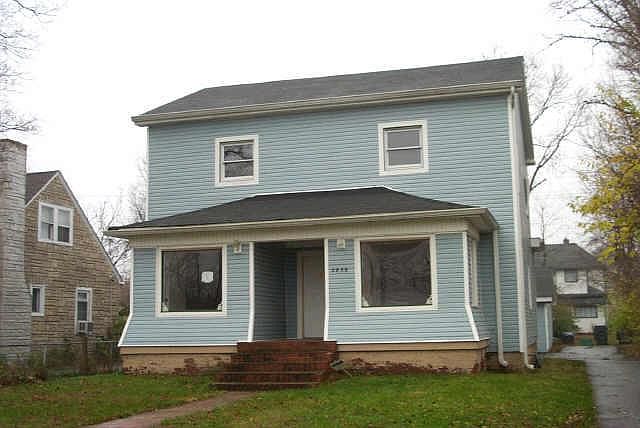 1st image of 2859 N Sutherland Ave