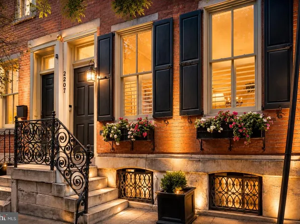 2207 Pine St, Philadelphia, PA 19103