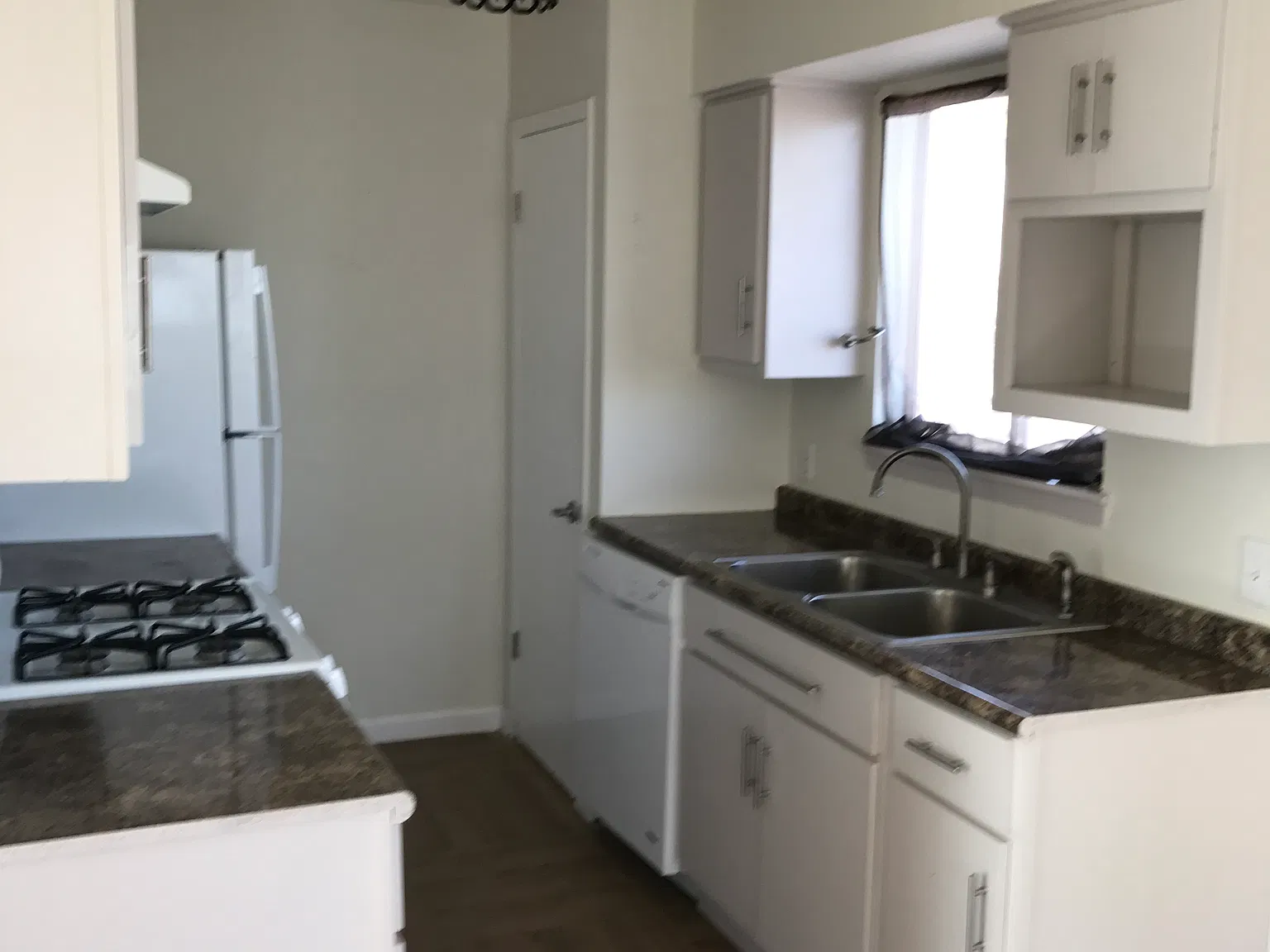 2 bed, 1000 sqft, $1,250 — Photo 4