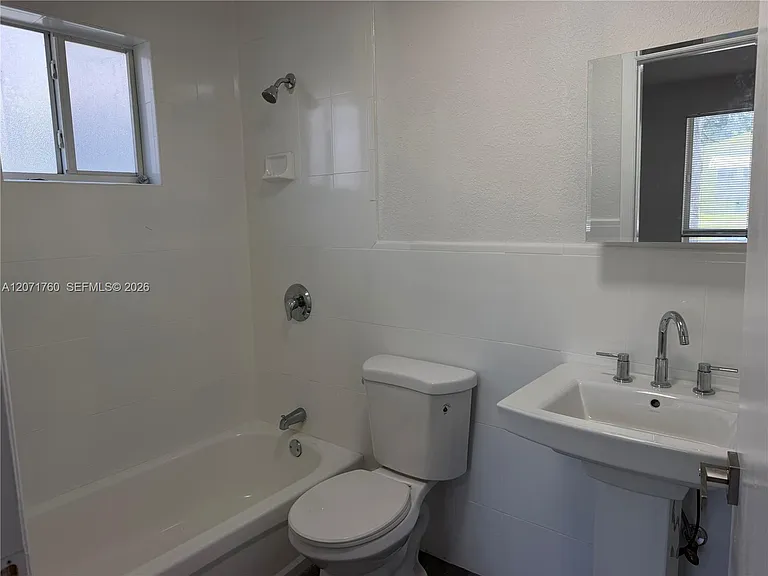 580 NW 58th St — Photo 12