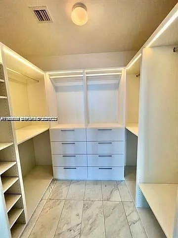 480 NE 31st St #902 — Photo 9