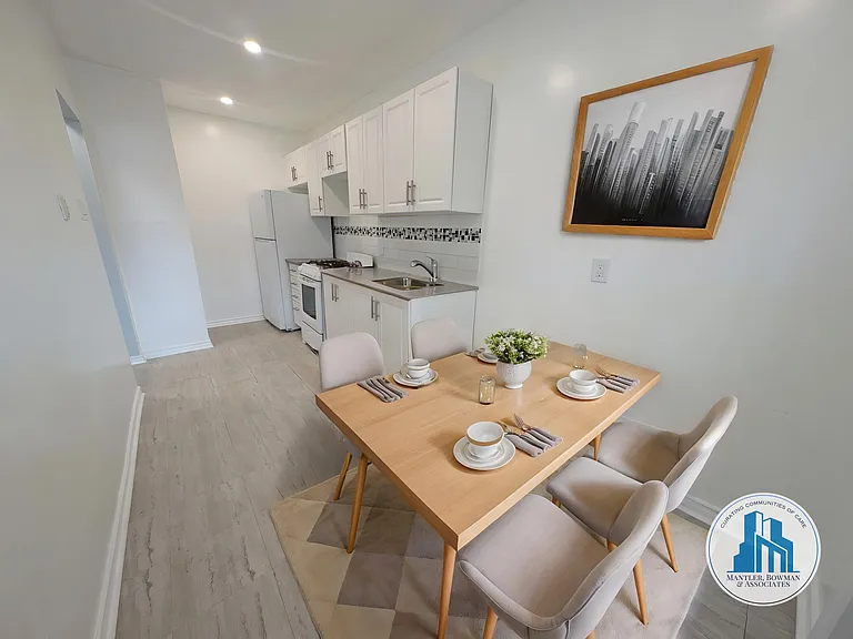 2150 Queen St E #23 — Photo 4