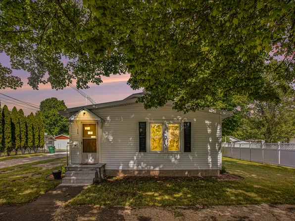 215 S Jane St, Centreville, MI 49032