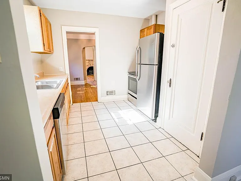 2940 Vincent Ave N #1 — Photo 5
