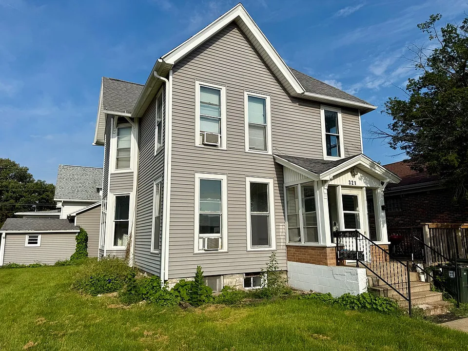 321 Clay St