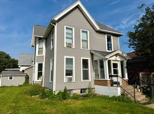 321 Clay St APT 1, Cedar Falls, IA 50613